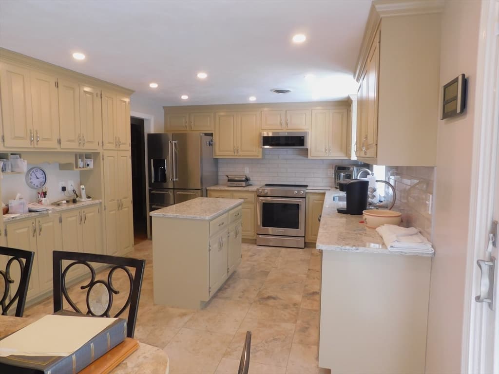 621 Marshall St, Holliston MA 01746 photo 4