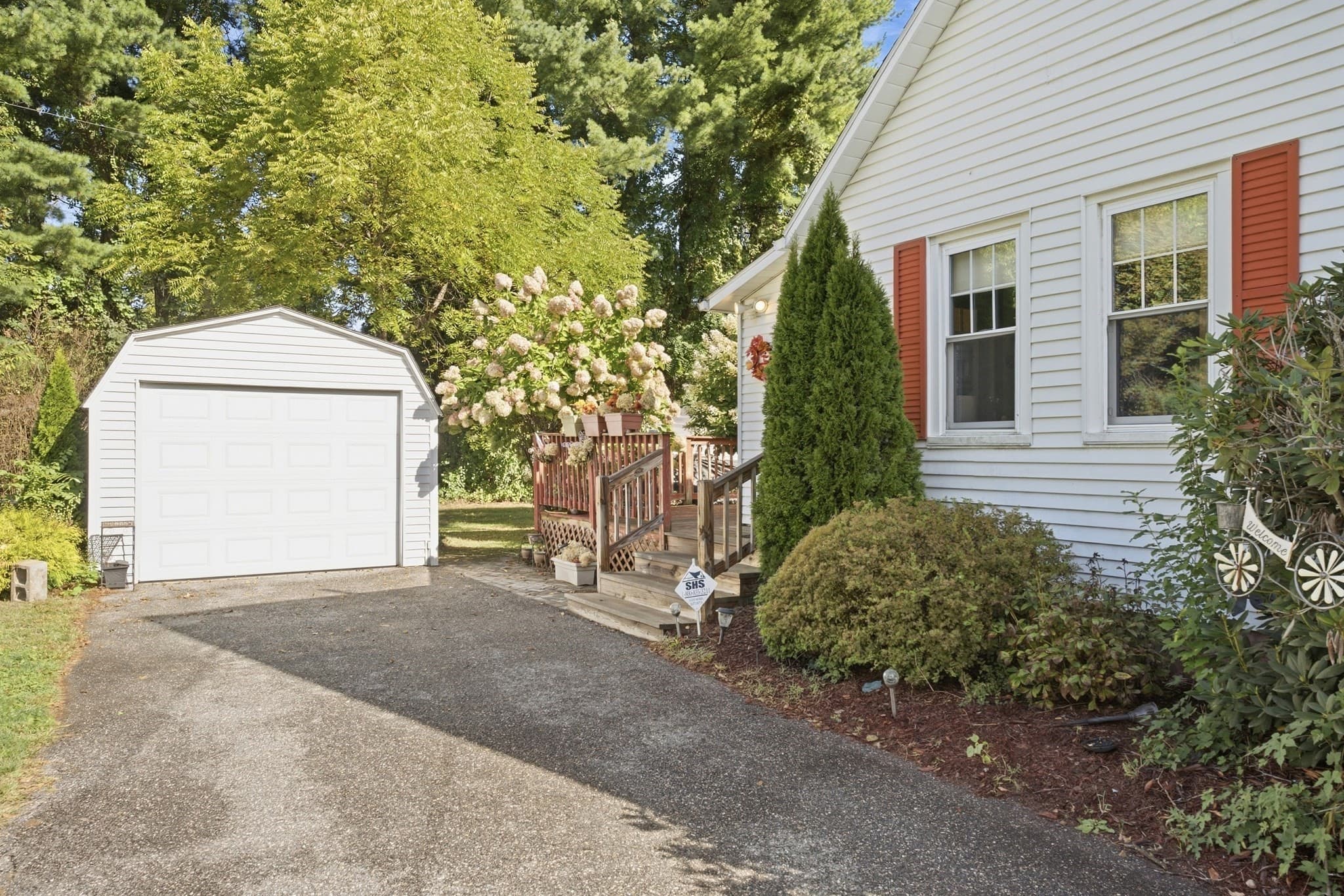 Single Family Residence at 373 College Hwy, Southwick MA 01077, Southwick, photo 5 of 42