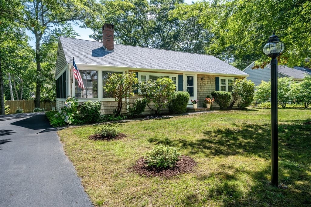 6 Security St, Barnstable MA 02601