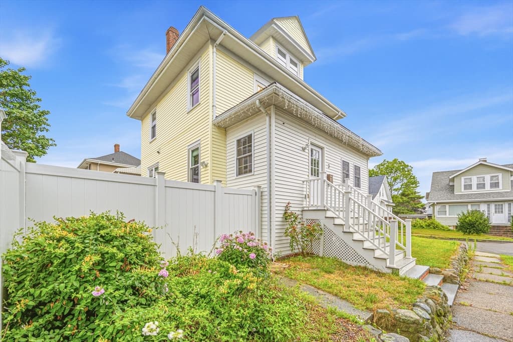 3 Florence St, Quincy MA 02170 photo 2