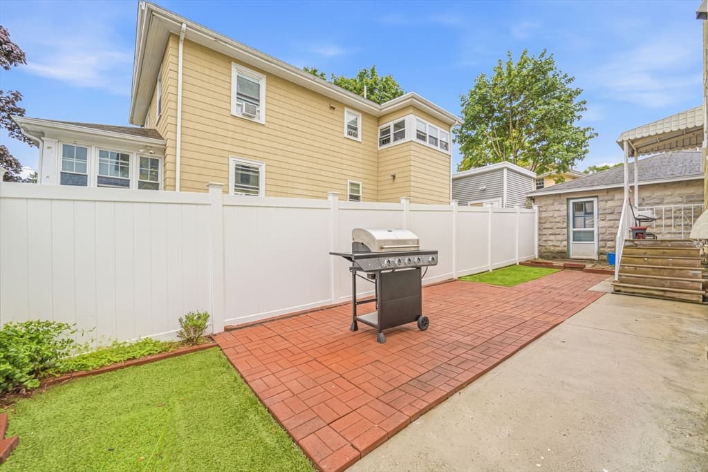 3 Florence St, Quincy MA 02170 photo 5