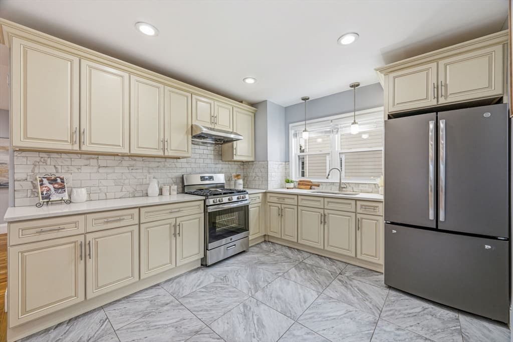 3 Florence St, Quincy MA 02170 photo 15