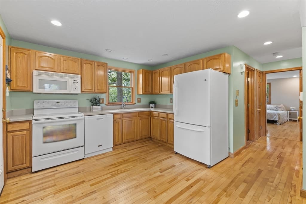 41 Drexel St, Worcester MA 01602 photo 7