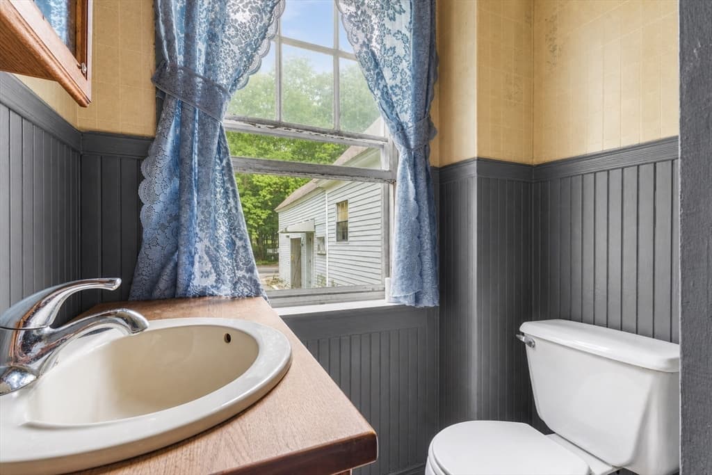 1313 Somerset Ave, Taunton MA 02780 photo 12