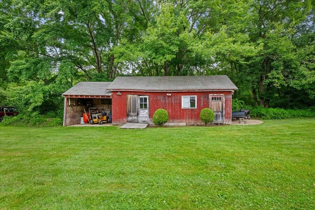 Single Family Residence at 2 Adams Dr, Brimfield MA 01010, photo 28 of 35