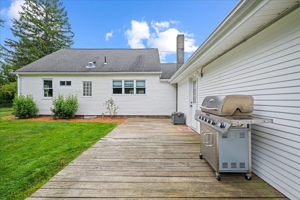 Single Family Residence at 2 Adams Dr, Brimfield MA 01010, photo 24 of 35