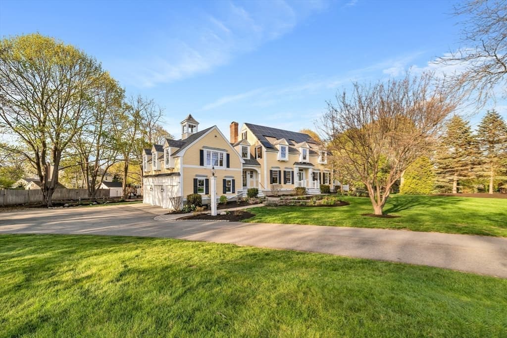 18 Ocean Ave, Newburyport MA 01950