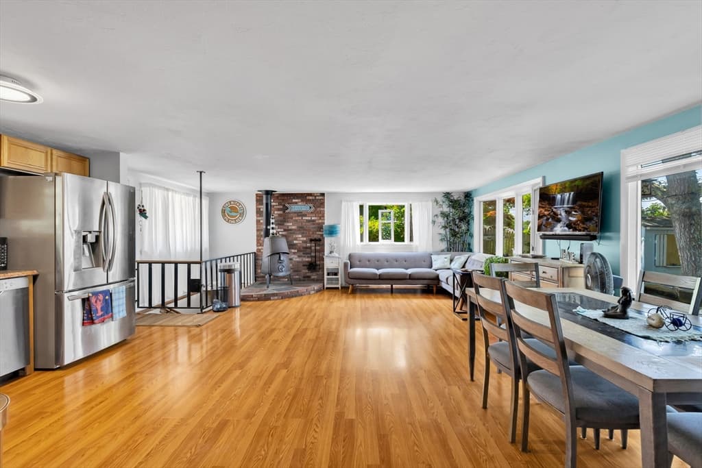 199 Edgewater Dr W, Falmouth MA 02536 photo 9