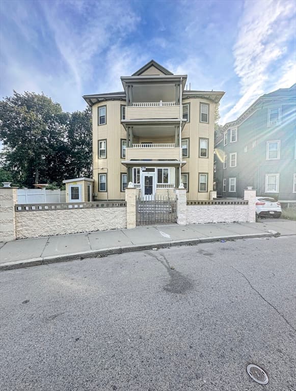 12 Hiawatha, Boston MA 02126