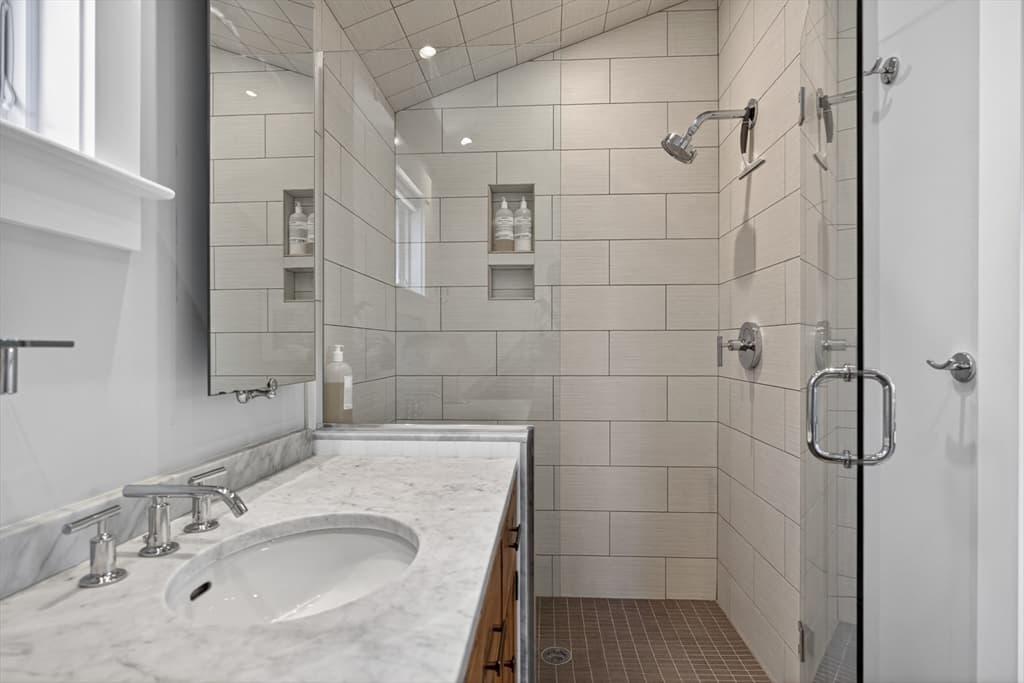7 Conant Street Unit 4, Provincetown MA 02657 photo 17