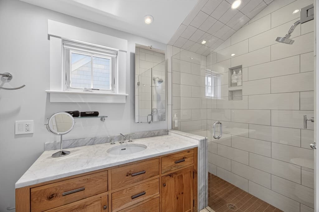 7 Conant Street Unit 4, Provincetown MA 02657 photo 16