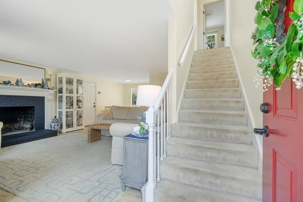 835 Old Barnstable, Falmouth MA 02536 photo 4