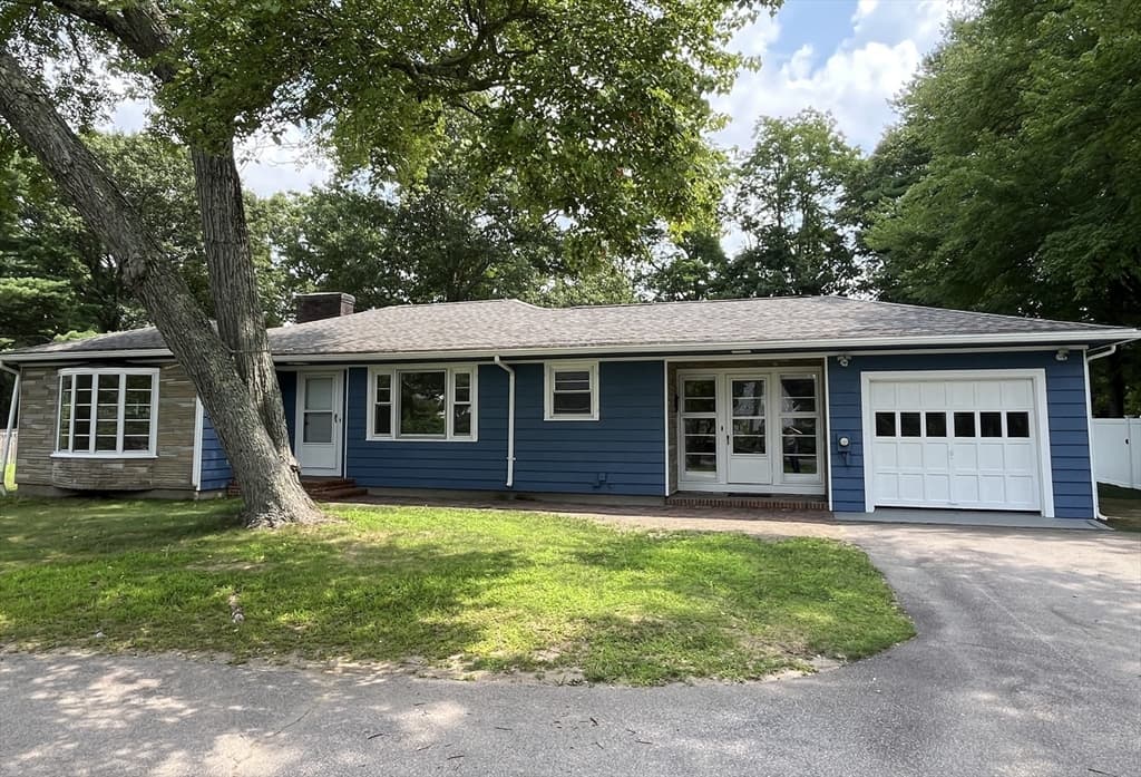 318 South Main St, Hopedale MA 01747