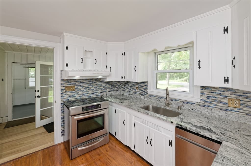 318 South Main St, Hopedale MA 01747 photo 5