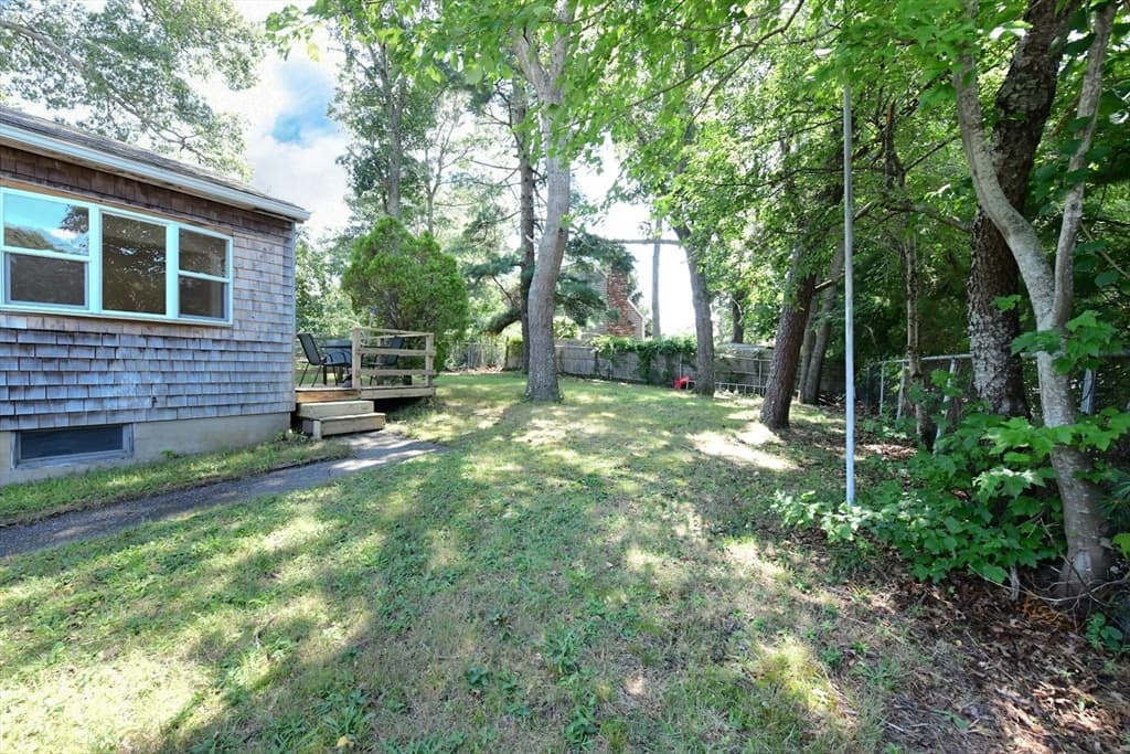 27 Lake Dr, Plymouth MA 02360 photo 2