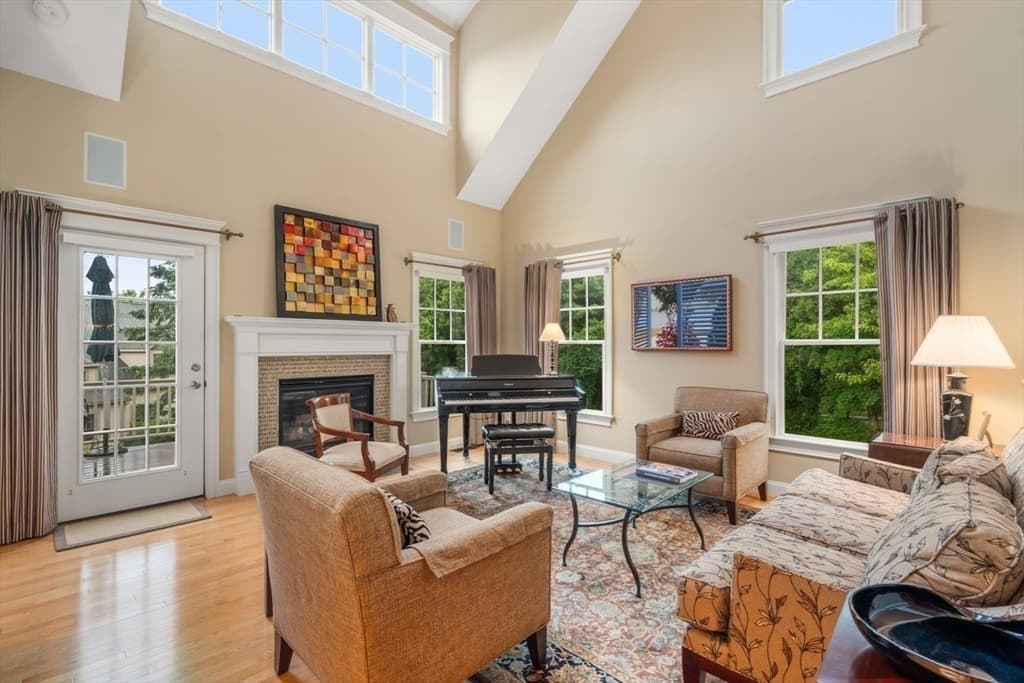 Condominium at 30 Nobscot # 11, Sudbury MA 01776, Sudbury, photo 4 of 41
