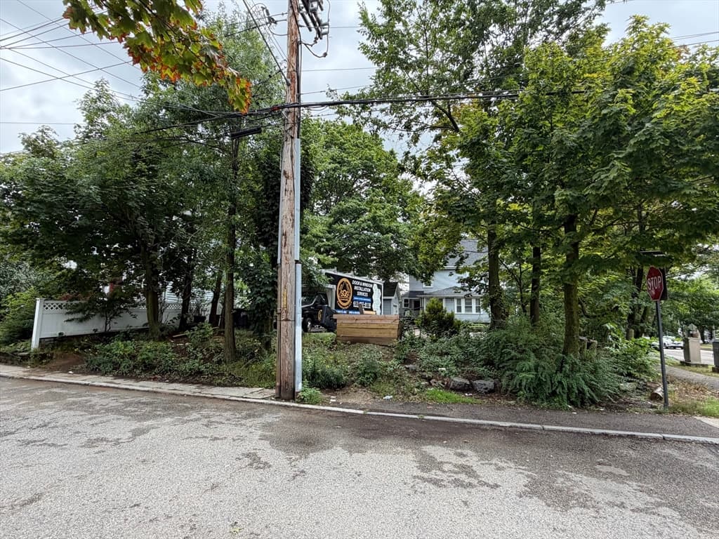 1240 Vfw Parkway, Boston MA 02132 photo 6