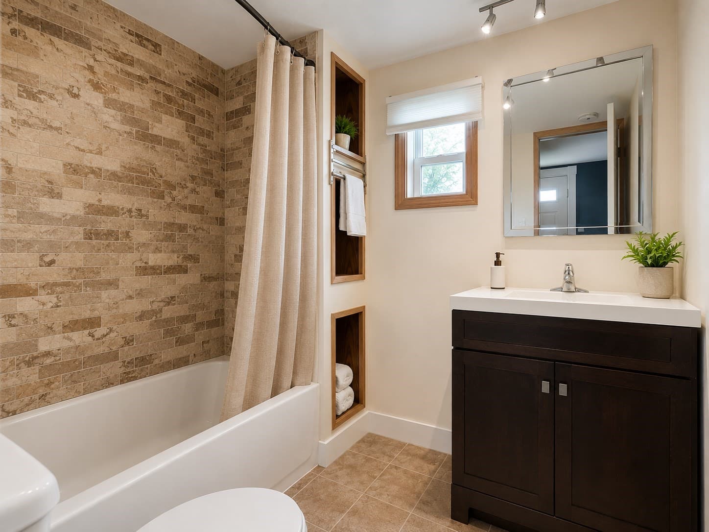 Mobile Home at 170 Rockland # 9, Hingham MA 02043, photo 3 of 4