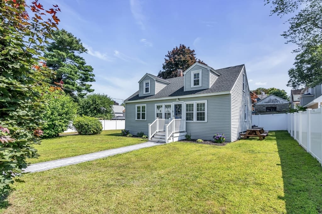 90 Gilbert St, Lawrence MA 01843 photo 2