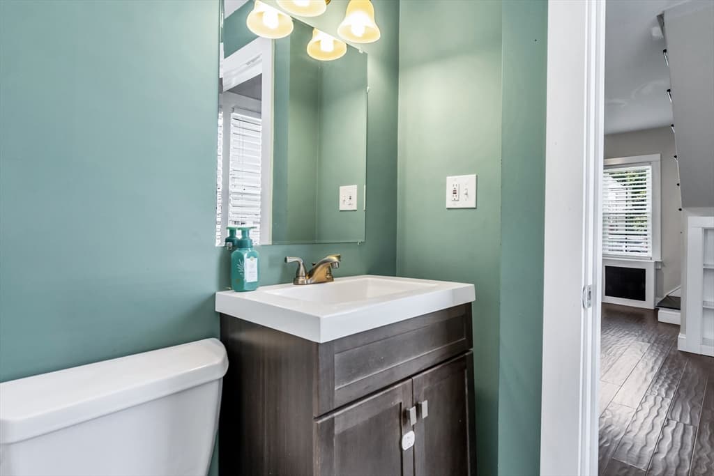 90 Gilbert St, Lawrence MA 01843 photo 17