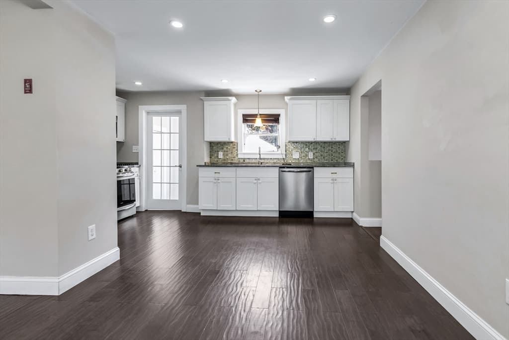 90 Gilbert St, Lawrence MA 01843 photo 8