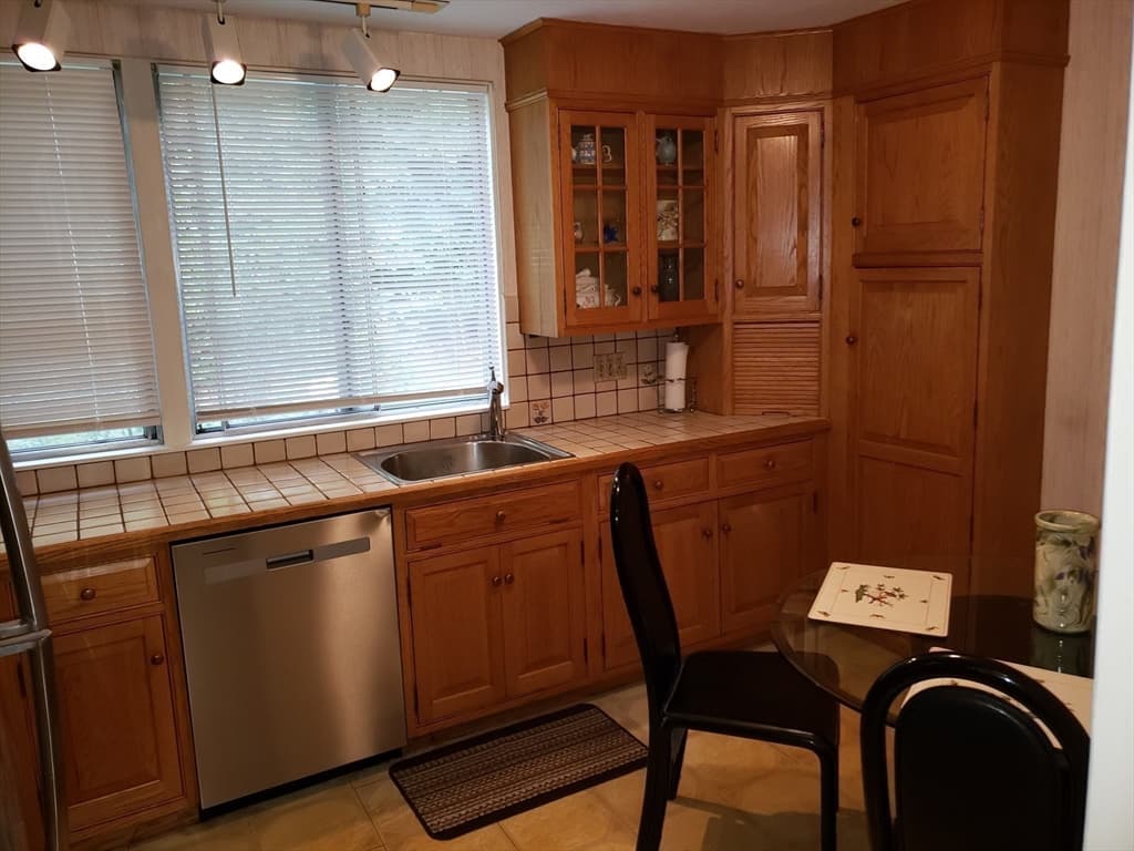 Condominium at 5 Longwood Drive # 205, Andover MA 01810, Andover, photo 6 of 20
