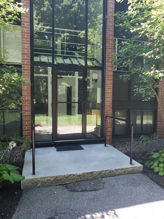 Condominium at 5 Longwood Drive # 205, Andover MA 01810, Andover, photo 3 of 20
