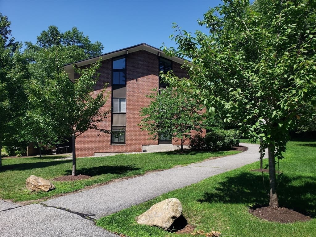 Condominium at 5 Longwood Drive # 205, Andover MA 01810, Andover, photo 4 of 20