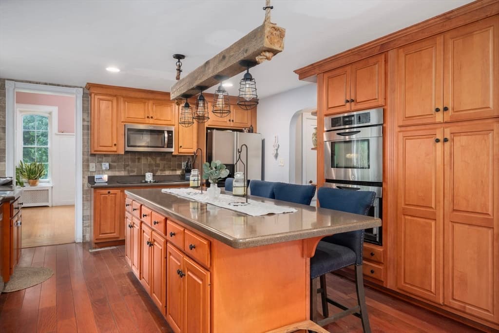 19 Elm, Taunton MA 02780 photo 3