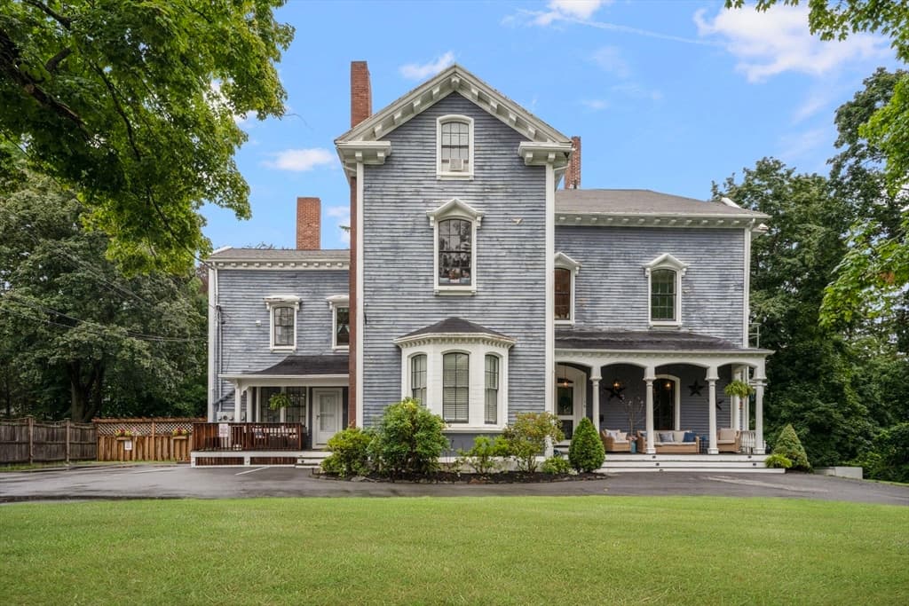 19 Elm, Taunton MA 02780
