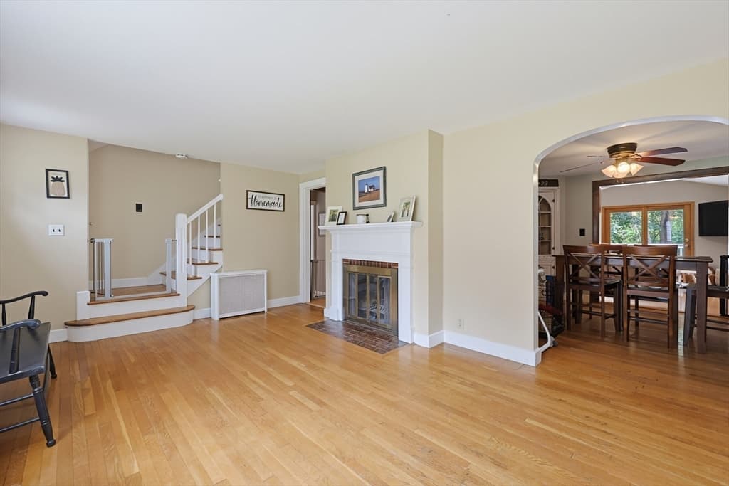 Single Family Residence at 4 Loring St, Auburn MA 01501, Auburn, photo 7 of 42