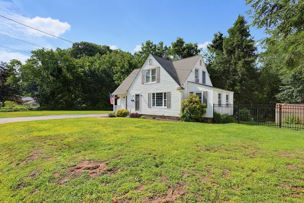 Single Family Residence at 4 Loring St, Auburn MA 01501, Auburn, photo 38 of 42