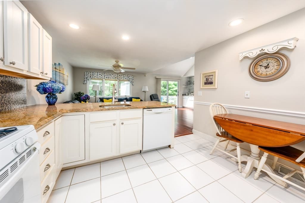 2 Mainsail Cir # 70, Mashpee MA 02649 photo 9