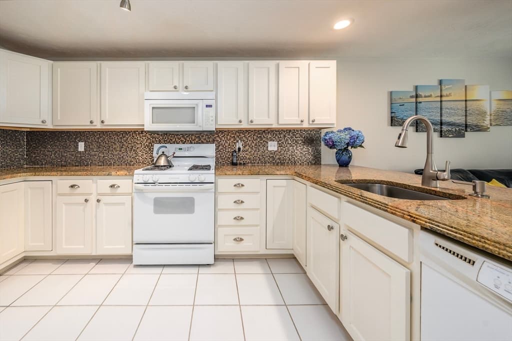 2 Mainsail Cir # 70, Mashpee MA 02649 photo 8