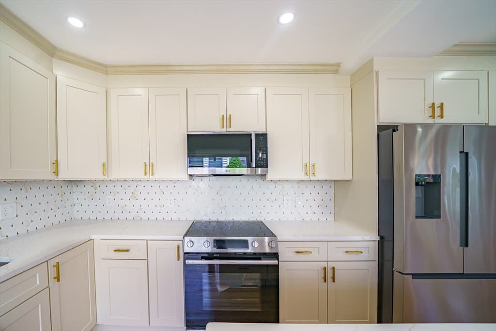 124 Magoun Ave, Brockton MA 02301 photo 2