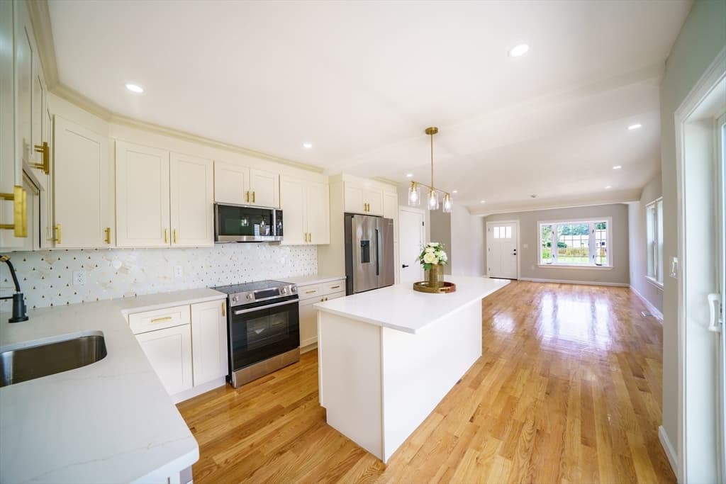 124 Magoun Ave, Brockton MA 02301 photo 3
