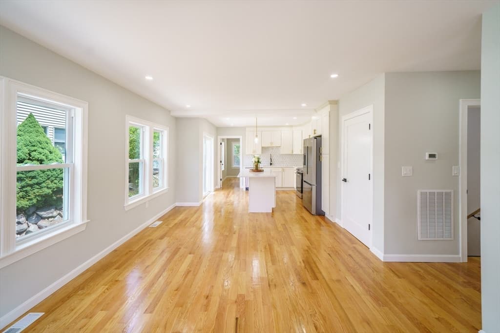 124 Magoun Ave, Brockton MA 02301 photo 8