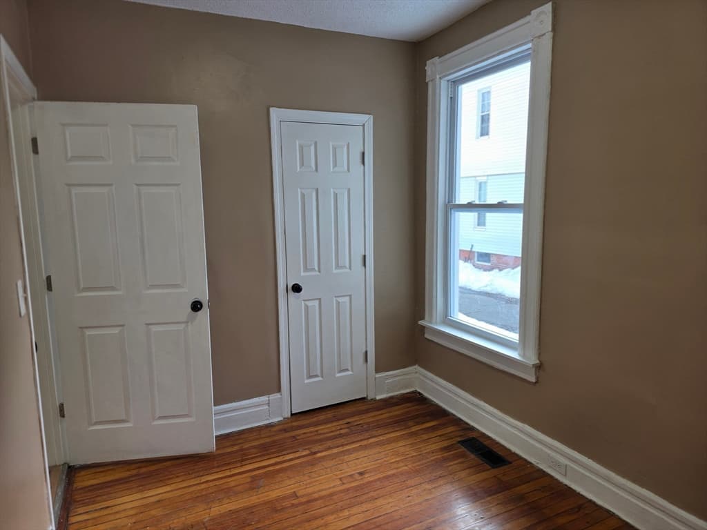 184 King St, Springfield MA 01109 photo 12