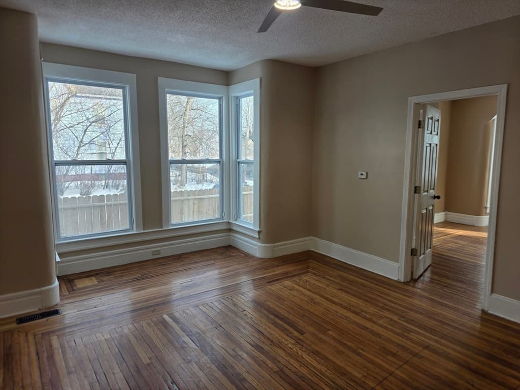 184 King St, Springfield MA 01109 photo 10