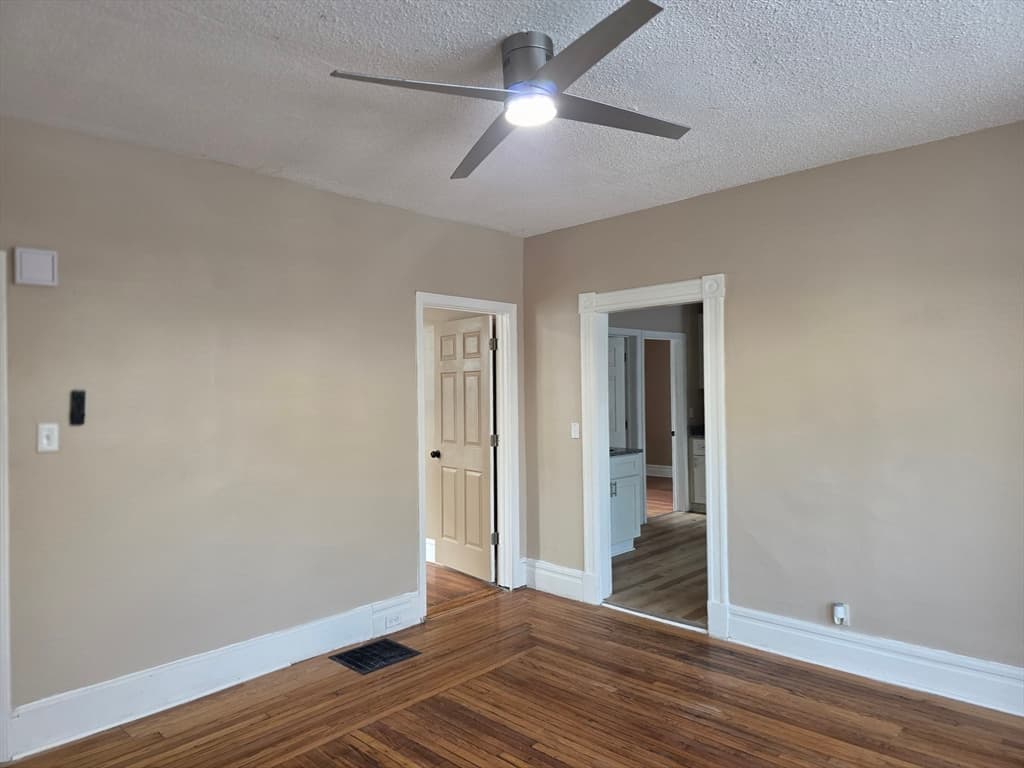 184 King St, Springfield MA 01109 photo 18