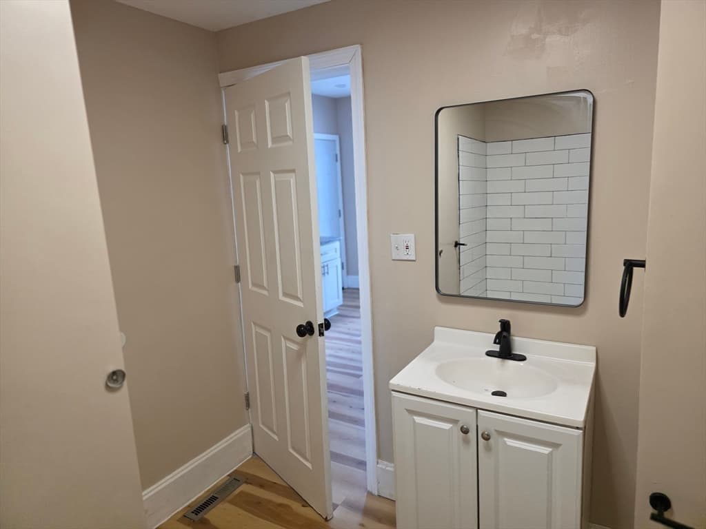 184 King St, Springfield MA 01109 photo 15