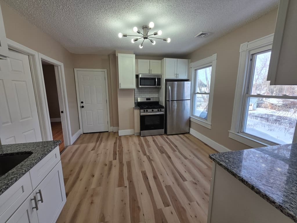 184 King St, Springfield MA 01109 photo 21