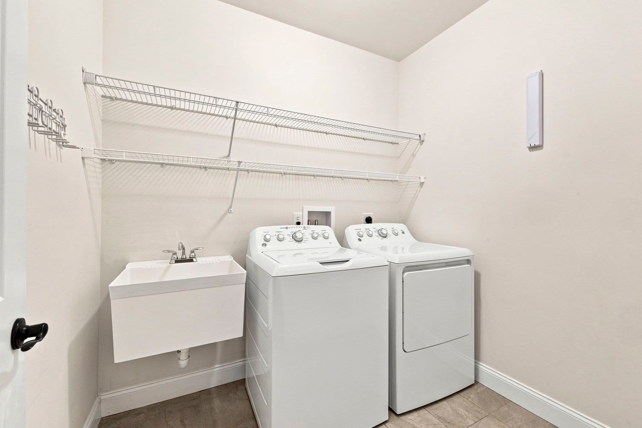Condominium at 40 Phoebe St # 101, Methuen MA 01844, Methuen, photo 13 of 42