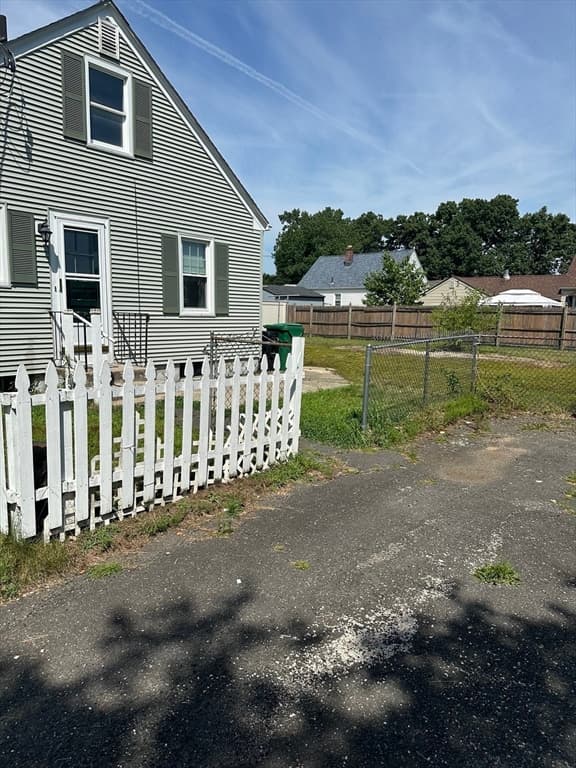 42 Clairmont Ave., Chicopee MA 01013 photo 2