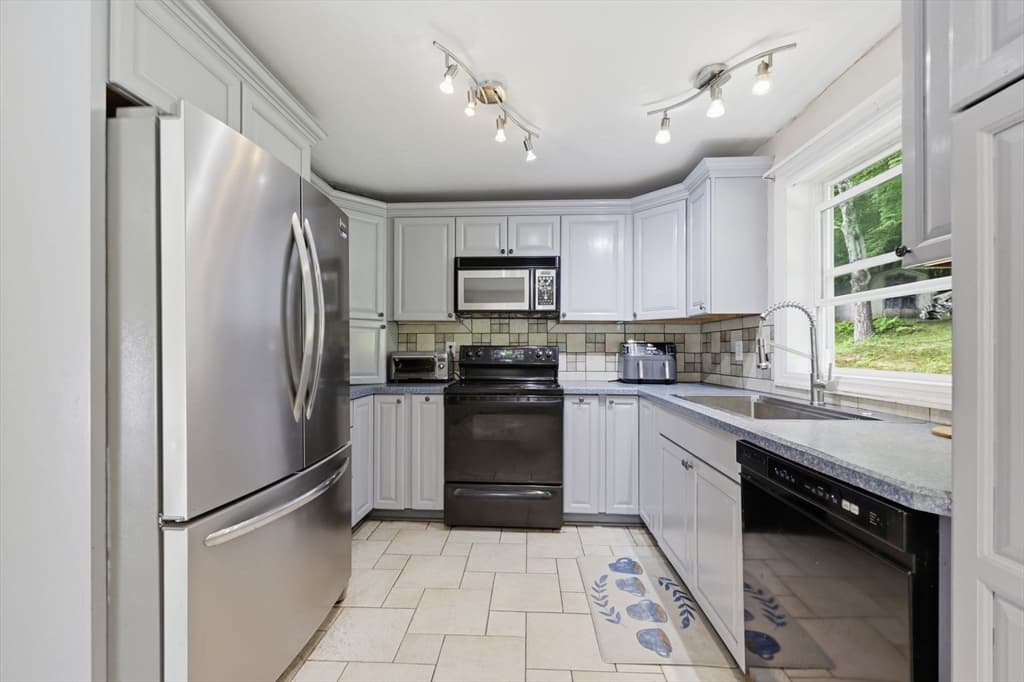 Single Family Residence at 70 High St, Monson MA 01057, Monson, photo 9 of 39
