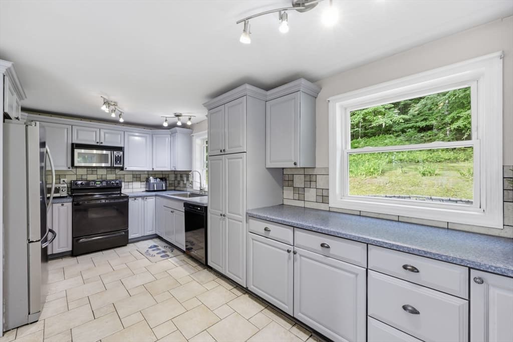 Single Family Residence at 70 High St, Monson MA 01057, Monson, photo 11 of 39