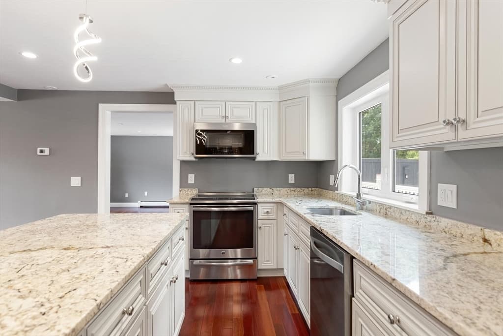 90 Strawberry Lane, Abington MA 02351 photo 3