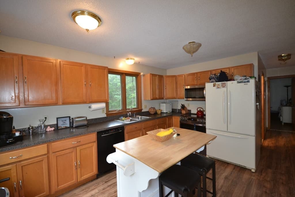 Single Family Residence at 334 Stafford Rd, Monson MA 01057, Monson, photo 8 of 33