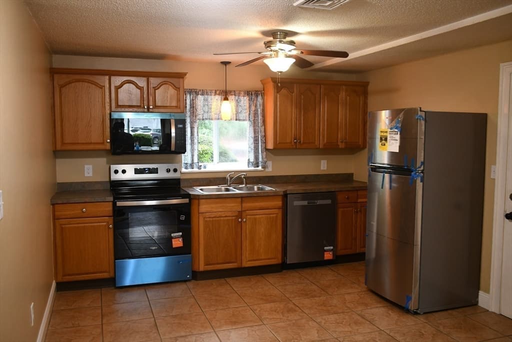 5455 N Main St # 4A, Fall River MA 02720 photo 21