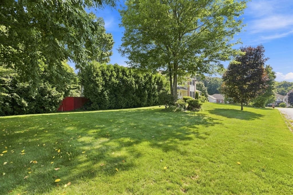 32 Waterford Dr, Westfield MA 01085 photo 3